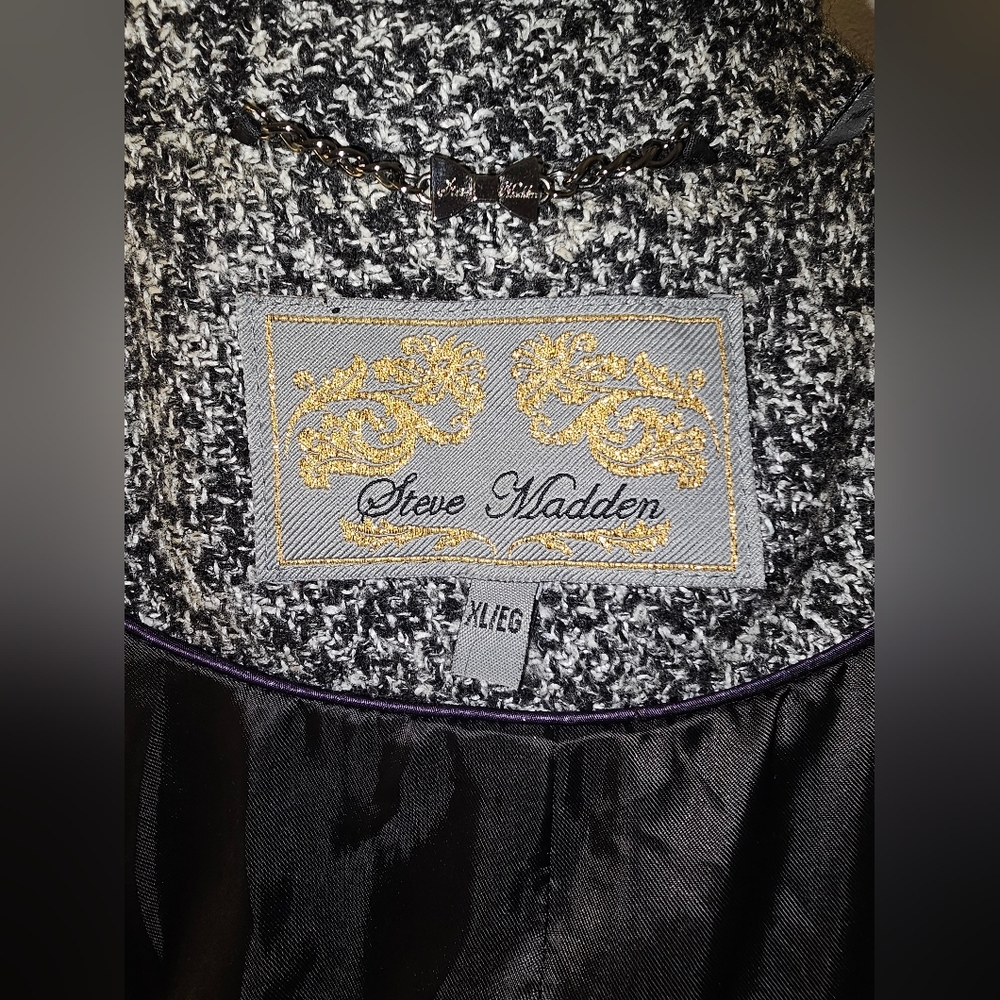 Steve Madden gray tweed adjustable cape, Size xl, brushed nickle hardware - Picture 7 of 9